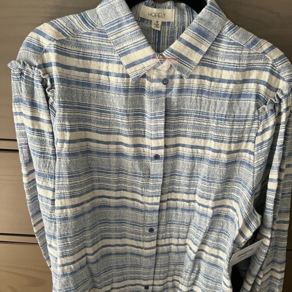 NWT Hopely blue/white LS puckered shoulder blouse BRAND New Fall 2020 tunic.